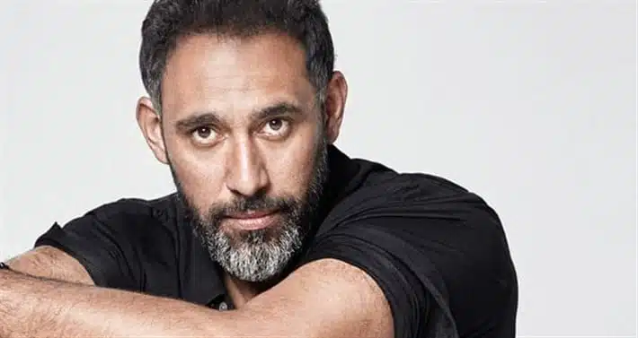 عمرو مصطفى يطرح أغنية الا انا