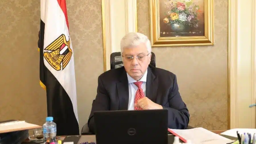 موعد التقديم في منح الدراسات العليا للمهنيين 2022-2023