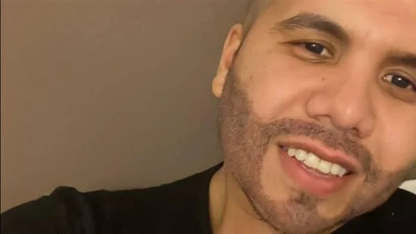 عمر كمال قبل وبعد عمليات التجميل،