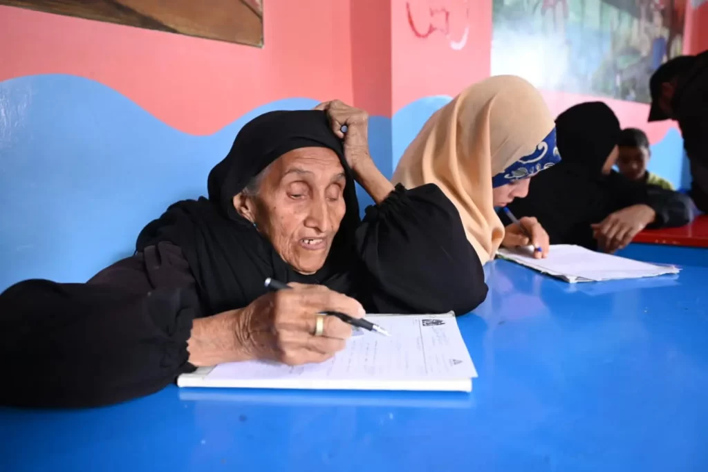 من هي الحاجة زبيدة