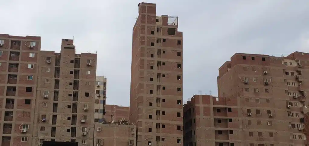 عقار الهرم المائل