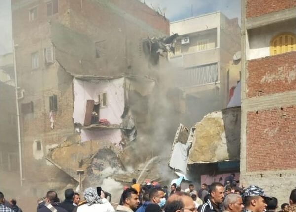 فيديو انهيار عقار دمنهور اليوم