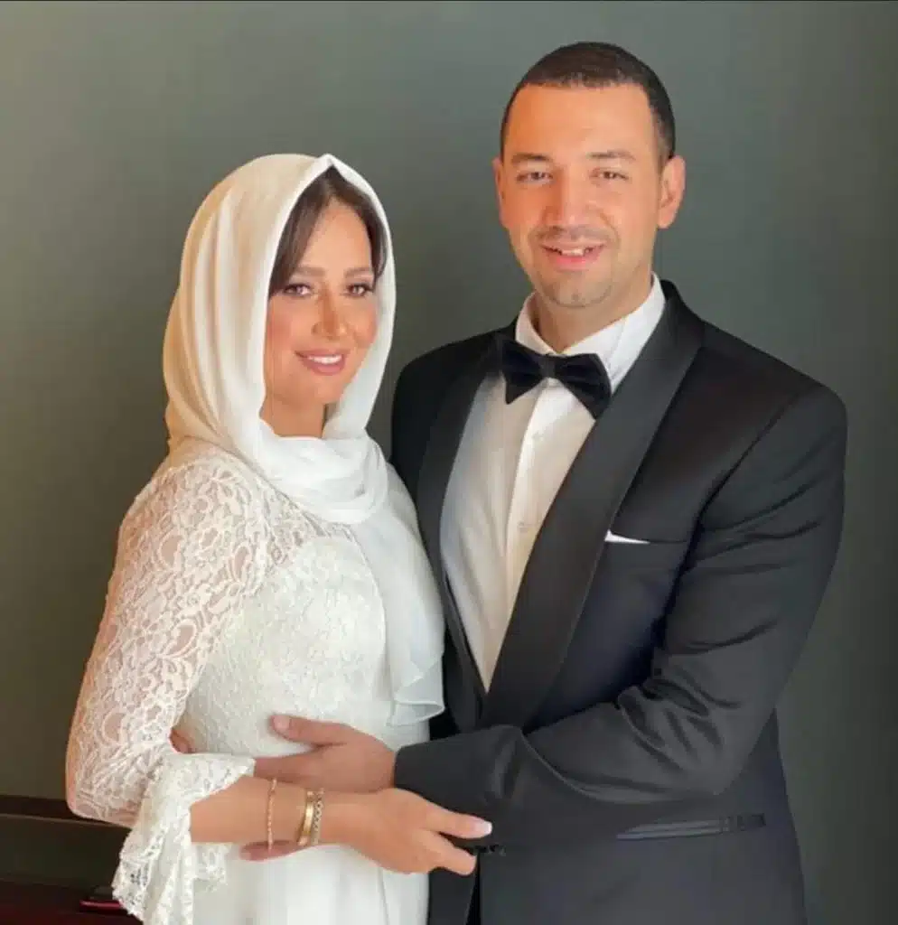 هل معز مسعود طلق حلا شيحة؟