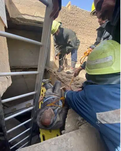 صور احتجاز 3 داخل قبر