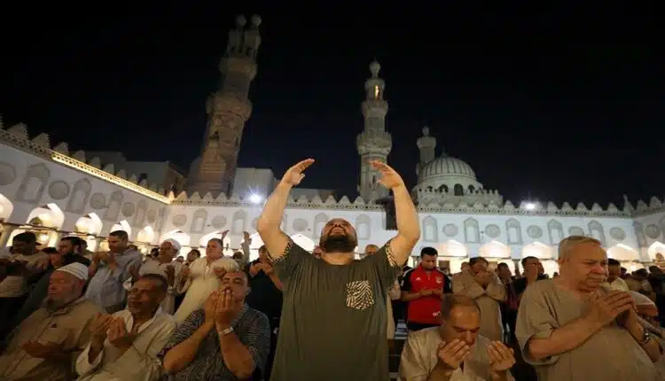 هل يوجد صلاة تراويح يوم 29 رمضان؟