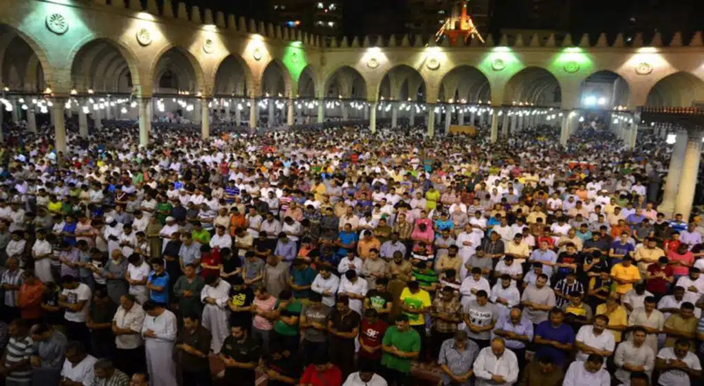 هل يوجد صلاة تراويح يوم 29 رمضان؟