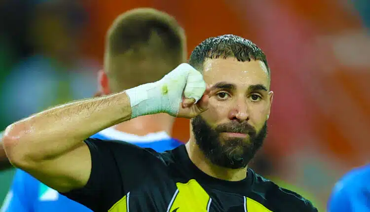 بنزيما يشغل أزمة جديدة في نادي الاتحاد السعودي